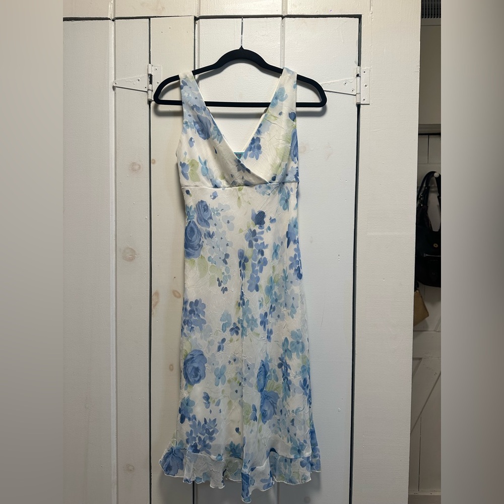Floral Print Dress with Blue and Cream Tones